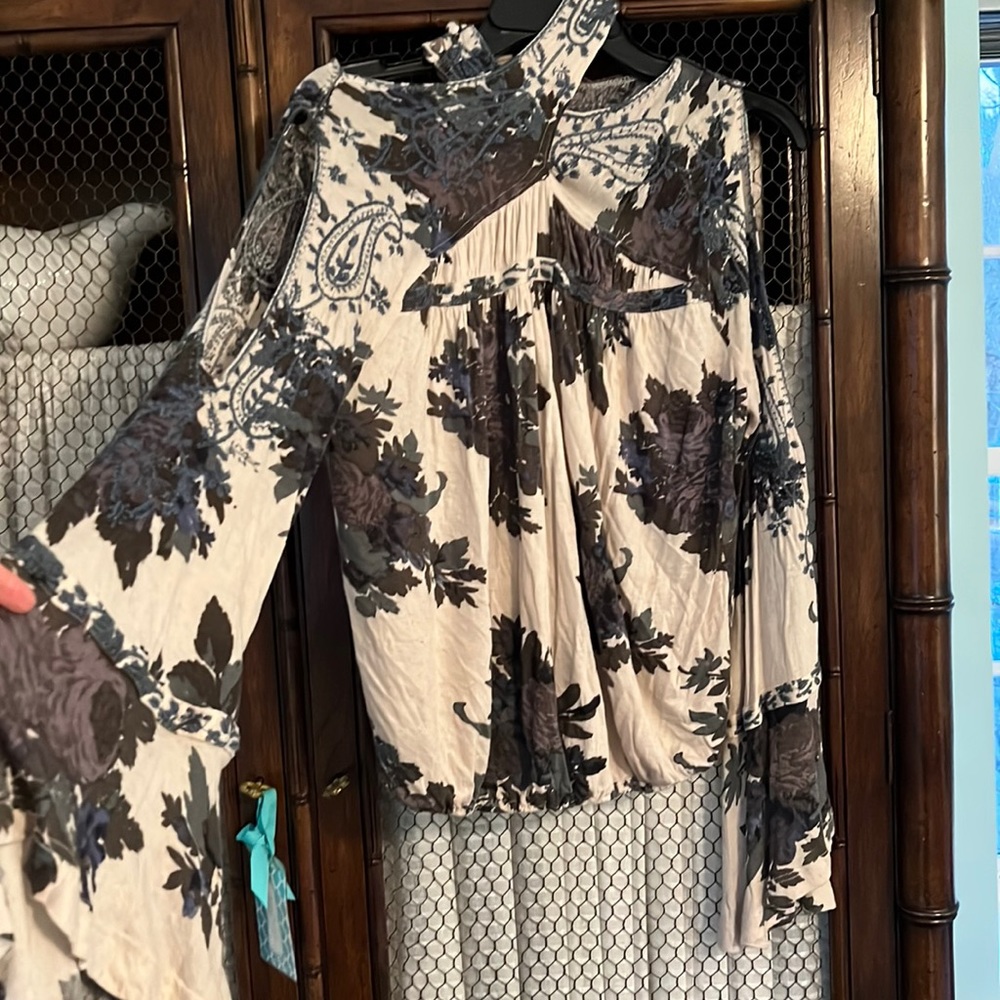 Free people cross neck patterned top size medium